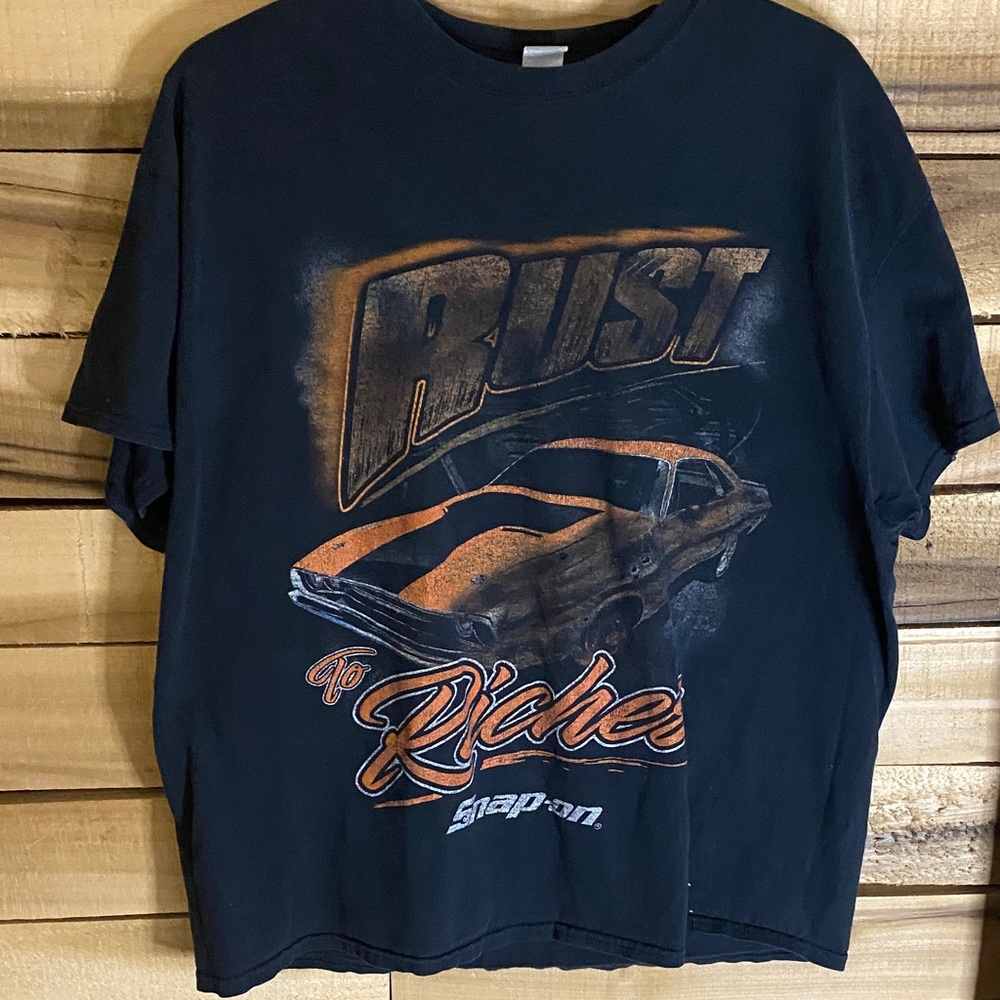 Snap-On Rust to Riches Black Graphic T-Shirt with Car Design XL tear in sleeve